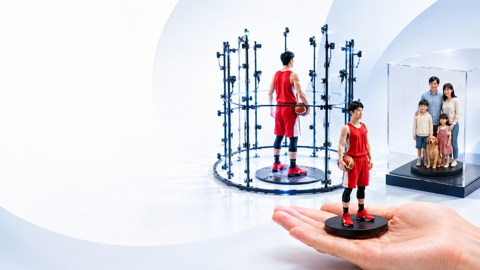 3Dスキャナーで撮影する様子と、手のひらに載せたフルカラー3Dプリントのフィギュア、アクリルケースに入った家族のフィギュア